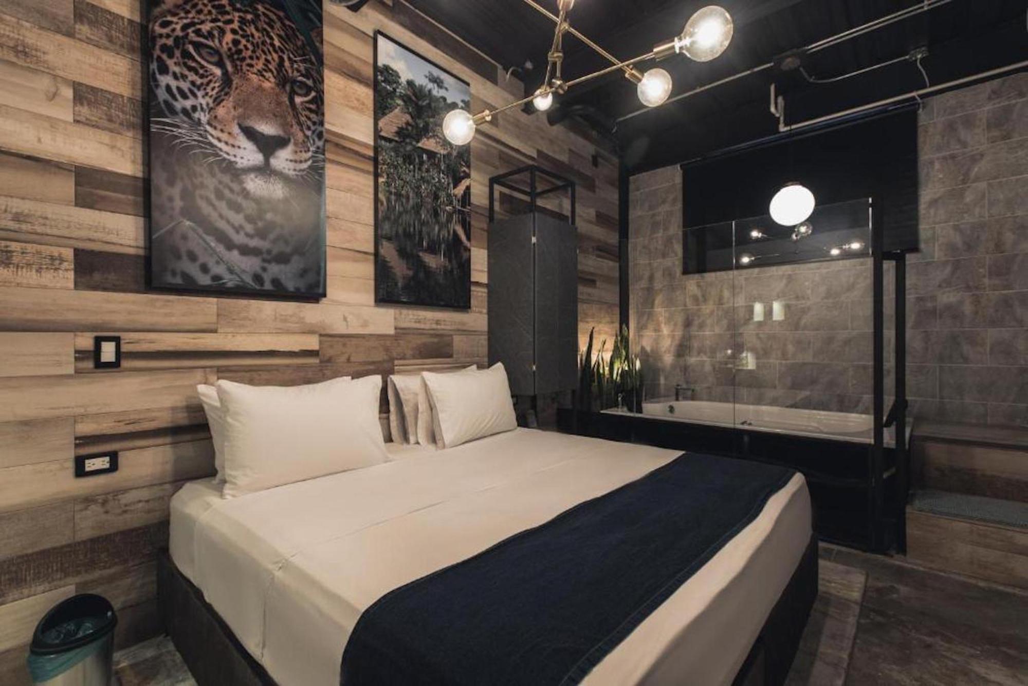 Lleras Hotel 4*